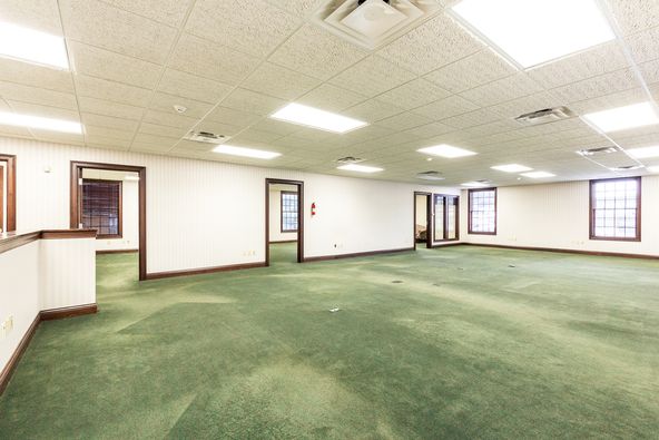 Regional Bank Anchored Office Building | Richmond KY: 1001 Gibson Bay Drive, Richmond, KY 40475